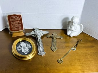 2H/ 7pcs - Lot Of Religious Items: Crosses, Angel Etc