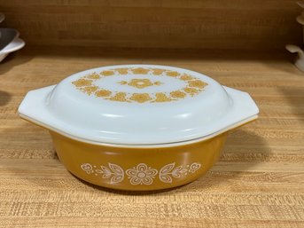 K/ Beautiful Vintage Pyrex Butterfly Gold Oval 1.5 Qt Casserole W Cover