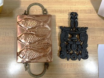 K/ 2 Pc Wall Decor - Copper Mold 3 Fish Brass Handles, Black Iron Grape & Scrolls Motif Marked T-4 Grape