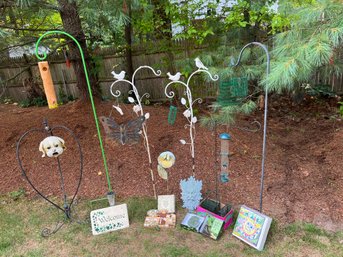 BY/ 20plus Pcs - Shepherds Hooks And Outdoor Garden Decorations: Bird Feeders, Plaques Etc