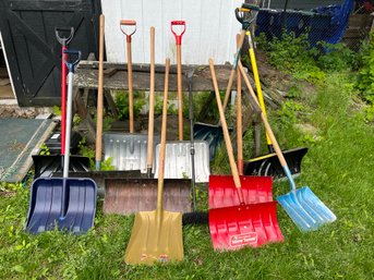 SH/ 13 Pc Winter Shovel Lot - Assorted Plastic & Metal Blades, Plastic & Wood Shafts, Various Sizes & Types