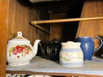 K/ Shelf 4pcs - Unique Teapots, Small Pitcher And Covered Sugar Bowl: Denby, Tienshan Etc