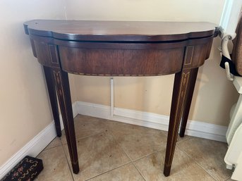 LR/ Flip Top/Gate Leg Henkel-Harris Mahogany Table, Winchester VA