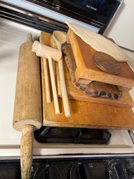 K/ 9pcs - Assorted Wood Items: Cutting Boards, Rolling Pin, Spoon, Mallets