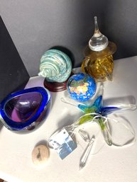 DR/ 7pcs - Assorted Glass Items: Small World Globe, Luke Adams Glass, Starfish Etc