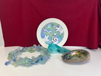 JS/ Gorgeous 4 Pcs Blue/Aqua Unique Decor: Plate, Glass Wreath, Shell & Glass Bookend Paperweight