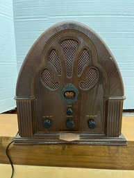 M/ Welbilt Wooden Retro Style Am/FM Radio - Model #1933C