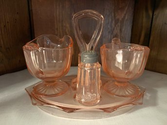 FR/ Pretty Vintage Peachy Pink Depression Glass Creamer Sugar Salt & Pepper On Center Handle Caddy