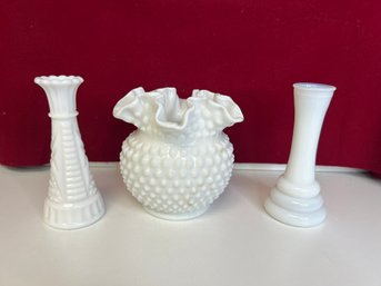 E/ 3pcs - Assorted Pretty Milk Glass Vases