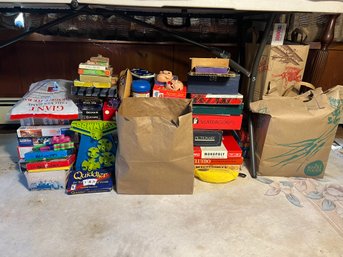 DR/ Huge Lot Of Games, Cards, Puzzles - Some Vintage, Some Contemporary