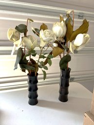 G/ 2 Pcs Decor - White Faux Roses In Black Wood Shaped Vases