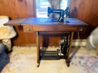 DR/ Vintage/Antique Gritzner 'R' Sewing Machine Complete In Cabinet W Key & Notions & Accessories