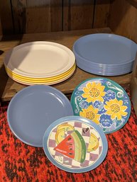 FR/ 20 Pcs Assorted Melamine Plates - 12 Lg 1 Sm Rubbermaid Melmac & 5 Lg 1 Sm Assorted