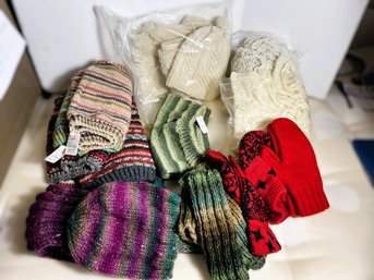 2B/ Box - Pretty Hand Knit Scarves, Shawl, Cowls, Mitten And Hat Sets - New With Tags