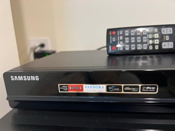 FR/ 2 Pcs - Remote & Samsung Blu Ray Disc Player