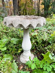 BY/ 2pcs - Very Pretty Stone Birdbath And Pedestal With Flower/petals Design
