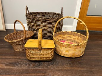 NT/ 4pcs - Assorted Woven Wicker Vintage Baskets