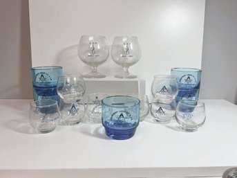 NT/ Box With Assorted Local Glassware - Masonic And Lexington