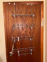 1BR/ 6 Assorted Stainless Metal Over The Door Hooks