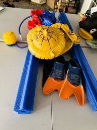 T/ 7 Pieces Pool Toys And Inflatables: Noodles, Target Pod, Foot Pump, Fins Etc