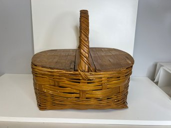 NT/ Vintage Couple Lidded Wicker Picnic Basket With Fixed Handle