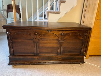 2B/ Vintage Solid Wood Cedar Lined Blanket Chest With Key & Tray And All Contents