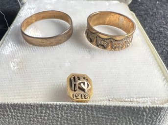 K/ Box 3pcs - 14k And 18k Vintage Rings And Pin