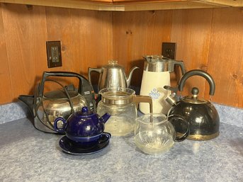 K/ 7pcs - Coffee And Tea Pots: Electric Teapot By Morphy Richards, Pyrosil 9 Cup Pot, Bodum Etc