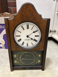 K/ Vintage Seth Thomas Wood Case Clock & Calendar, Battery Operated