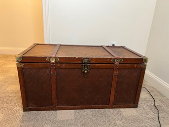 2G/ Brown Rattan Trunk With Leather Straps