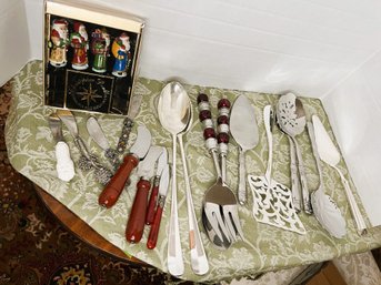 DR/ 19pcs - Assorted Fancy Severing Utencils Including A New Set Of Christopher Radko Xmas Spreaders