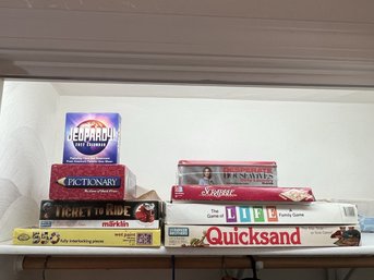 E/ Bundle Of Assorted Board Games - Scrabble, Desperate Housewives, Jeopardy, Quicksand, Pictionary Etc