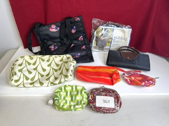 8pcs - Folding Totes, Small Zipper Bags Etc