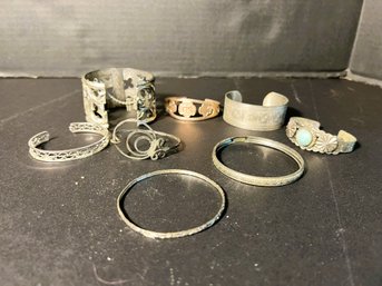 K/ Bag 8pcs - Variety Of Vintage Metal Bracelets