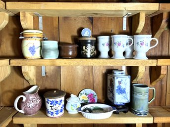 WD/ 2shelves 19pcs - Mixed Stoneware Kitchen Lot