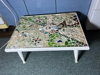 WD/ Pretty Mosaic Art Bed/Tray Table Made With Seashells, Sea Glass And Smooth Stones