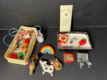 K/ Box & Bag - Teacher Pins And Adorable Kids Pins
