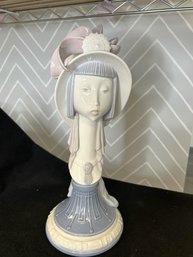 E/ Box - Stunning Lladro Girls Head #5151, Porcelain, 13' Tall