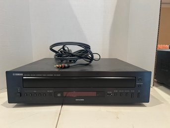 LR/ Yamaha Natural Sound Compact Disc Changer - CD Player 5 Disc, CD-C600 With Cables