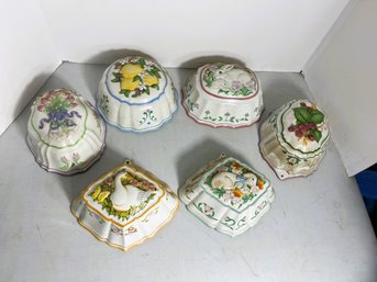 2B/ 6 Pretty Painted Ceramic Decorative Molds - The Franklin Mint 'Le Cordon Bleu'