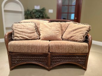 2L/ Pretty Brown Wicker Rattan Loveseat W Upholstered Seat & Back Cushions & 3 Accent Pillows