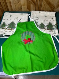 C/ 3pcs - Christmas Patterned Tablecloths And A Holiday Apron