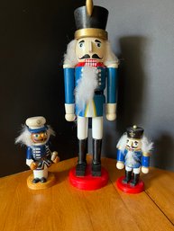 DR/ 3pcs - 13.5' Nutcracker, 5' Nutcracker, 6' Sailor