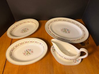 DR/ 4pcs - Wedgwood 'Sandringham' Serve Ware: Gravy Boat, Bowls, Platter