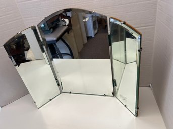 RER/CR20 - Tri-panel Vanity Mirror