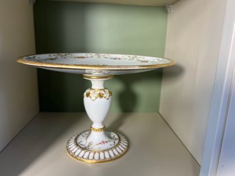 SR/ Lovely Ceramic Cake Stand With Gold And Floral Accents