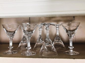 DR/ Closet 7pcs - Set Of Etched Glass Cordial Glasses With Pretty Leaf Stem