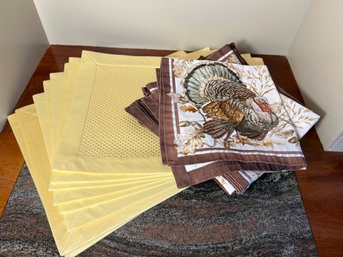 SR/ 20pcs - Sunny Yellow Placemats And Williams Sonoma Cloth Napkins With Turkey Motif