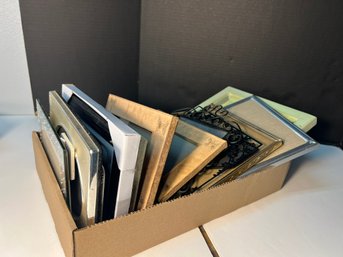 AN/CR95 Box - 12 Assorted Empty Picture Frames (A): Various Sizes - Wood, Metal, Composite Etc