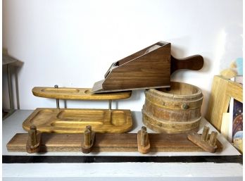 B/ 4 Pcs Vintage Wood Household Items - Heavy Scooper, Desk Caddy, Wall Peg Hooks, Small Firkin
